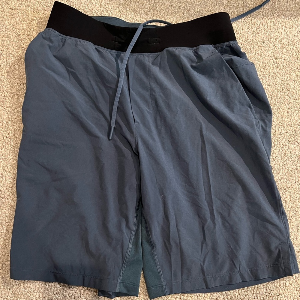 Men’s lululemon shorts, size M